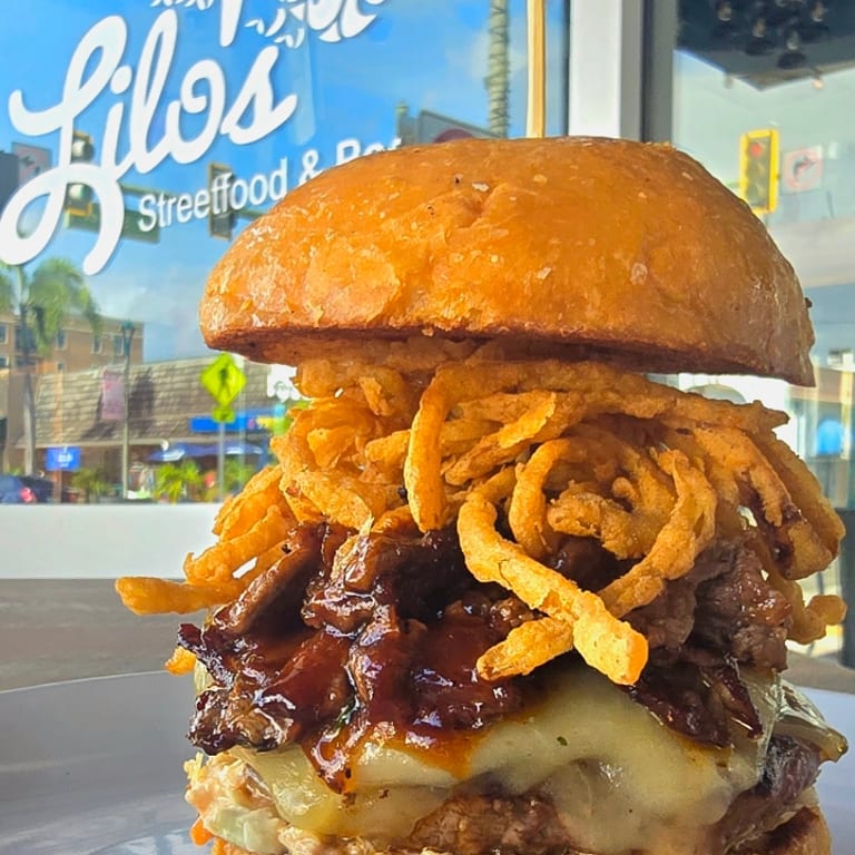 Spicy Salmon Roll: A Sushi Sensation